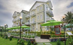 Biệt Thự Chuông Vàng